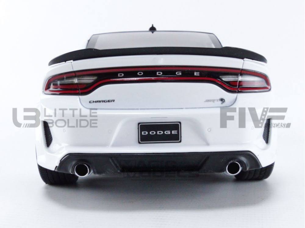 White 1/18 Dodge Charger SRT S8701