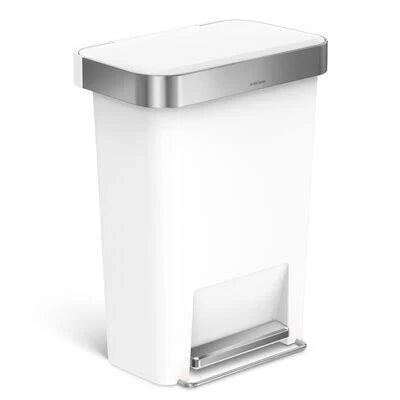 Plastic Step on 11.9 Gallon Trash Can E39290