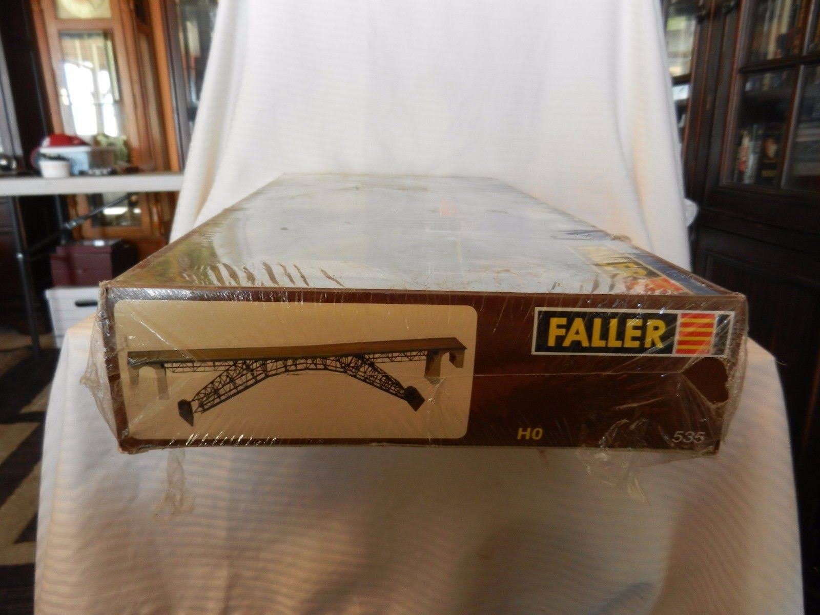 HO Scale Building Kit D439313