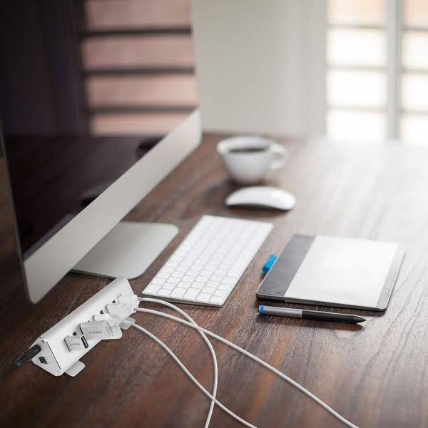 USB-C to 9 Port USB-A / USB-C Hub & Charger I689075