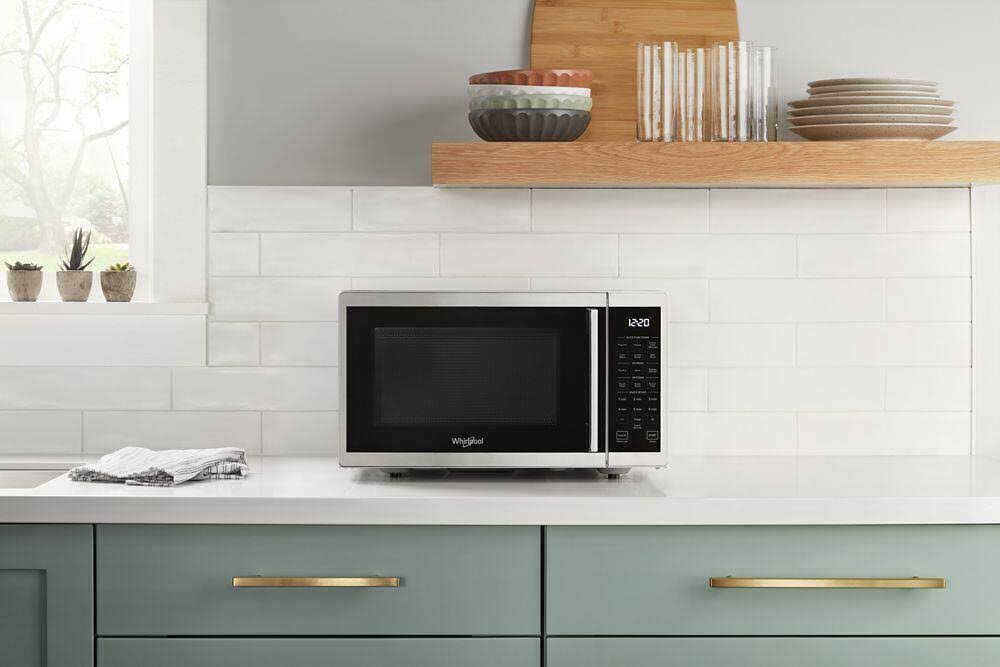 0.9 Cu. ft. Countertop Microwave with 900 Watt Cooking Power Heritage Stainless Steel W9423