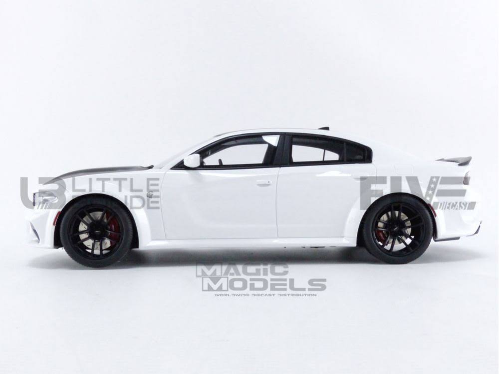 White 1/18 Dodge Charger SRT S8701