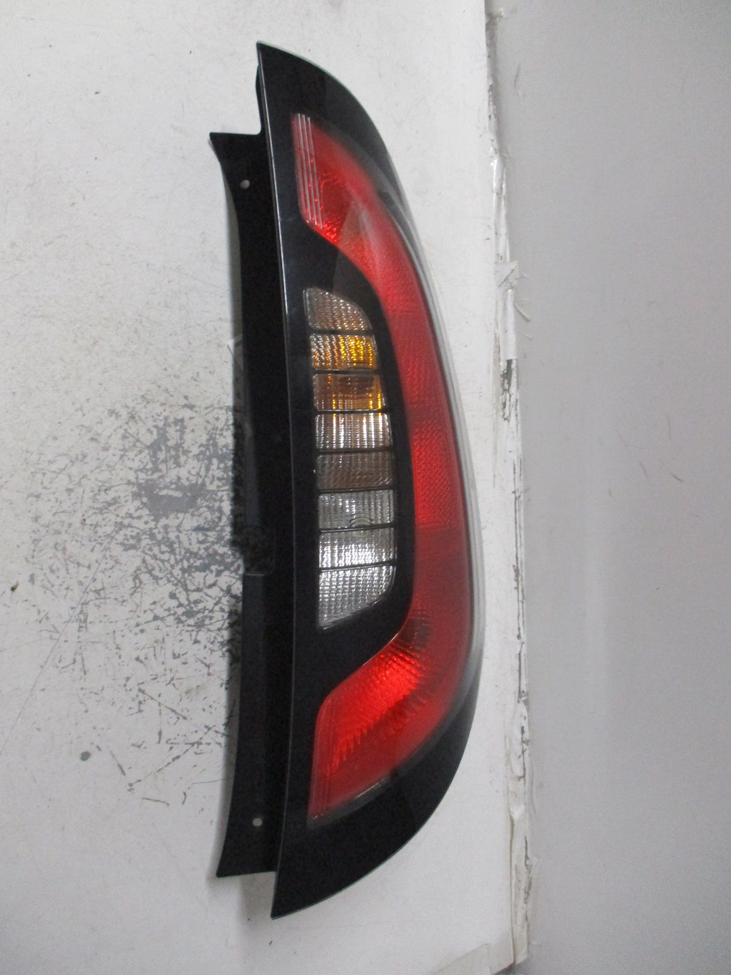 Pre-Owned Kia Soul Passenger RH Tail Light Lamp A317424