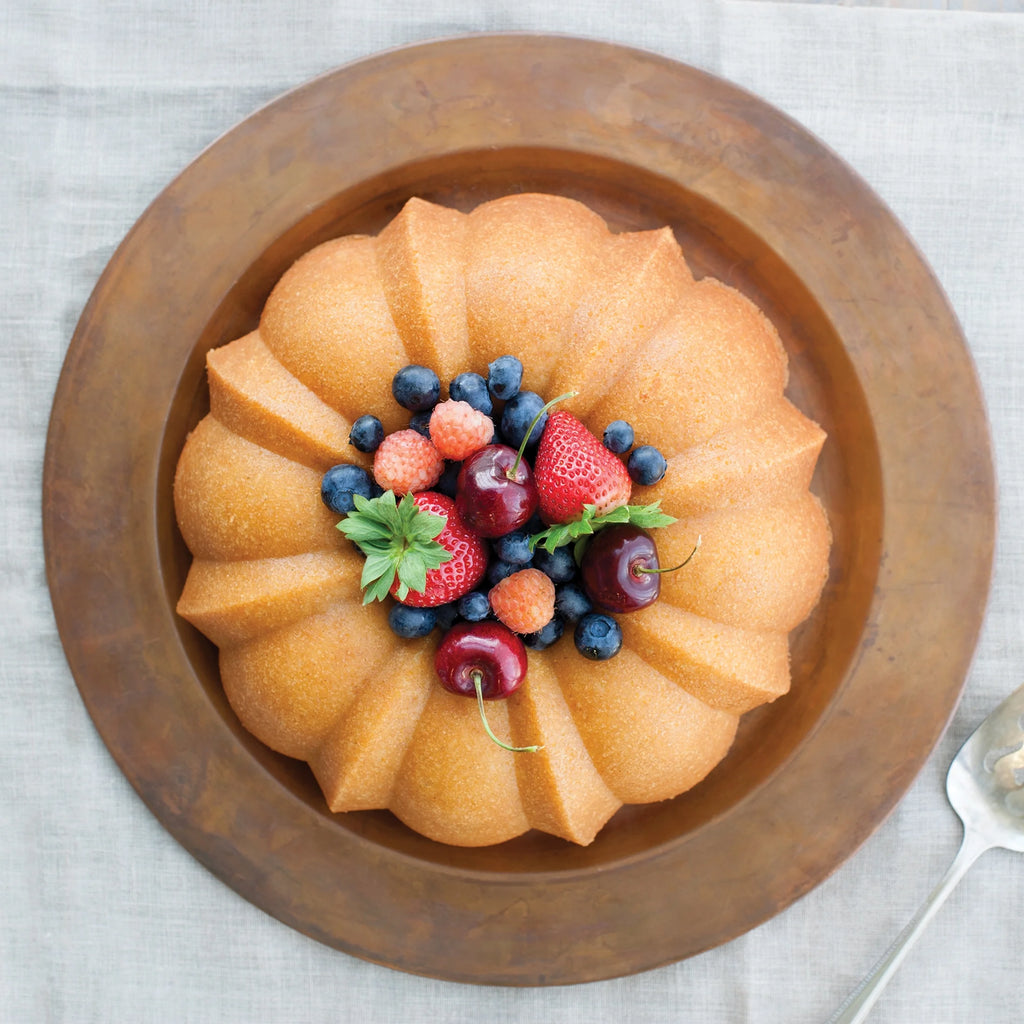 ProCast Aluminum Nonstick 12 Cup Bundt Pan, Graphite Silver, 10.5" x 10.5" x 3.8" L2031