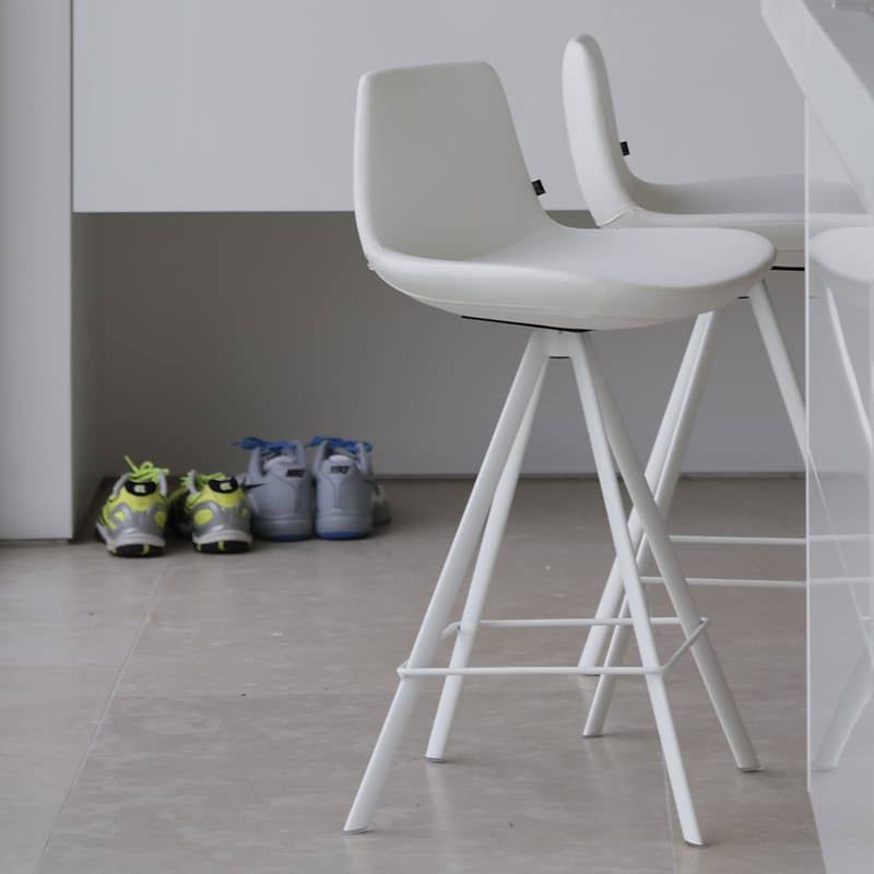 White Swivel Bar Stool R84049